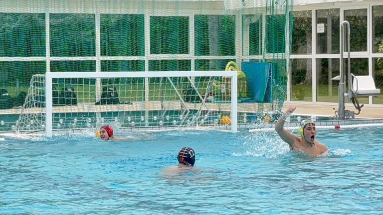 Coraje y crecimiento en el agua: Waterpolo Navarra Cadete 11 – Claret Askartza Cadete 14 WhatsApp Image 2025-02-10 at 08.34.16